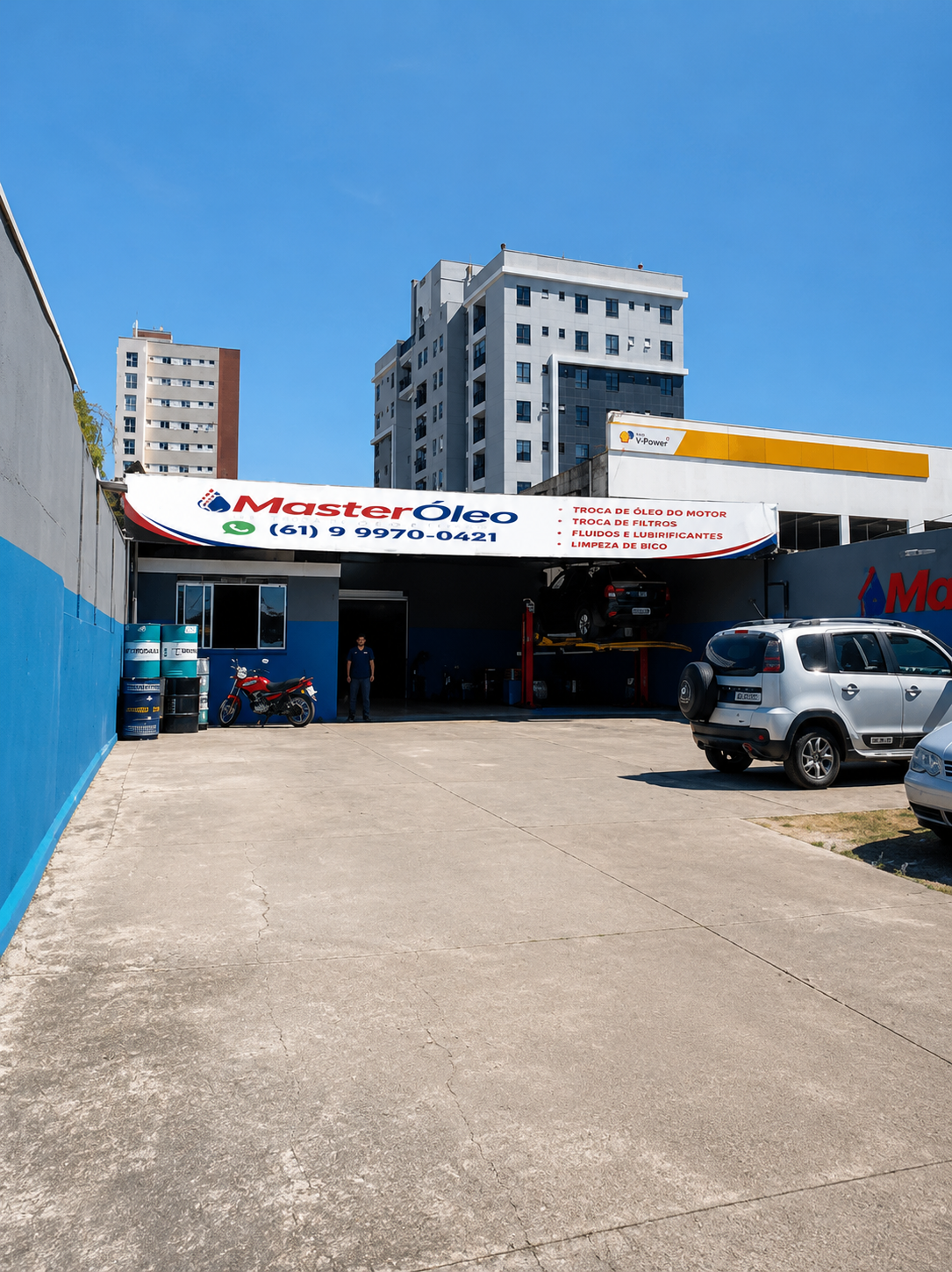Fachada da Master Óleo na Av. Brasília, Novo Mundo, Curitiba